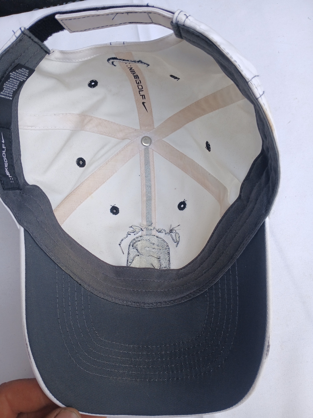 Golf Club White Performance Cap - Picture 6 of 10